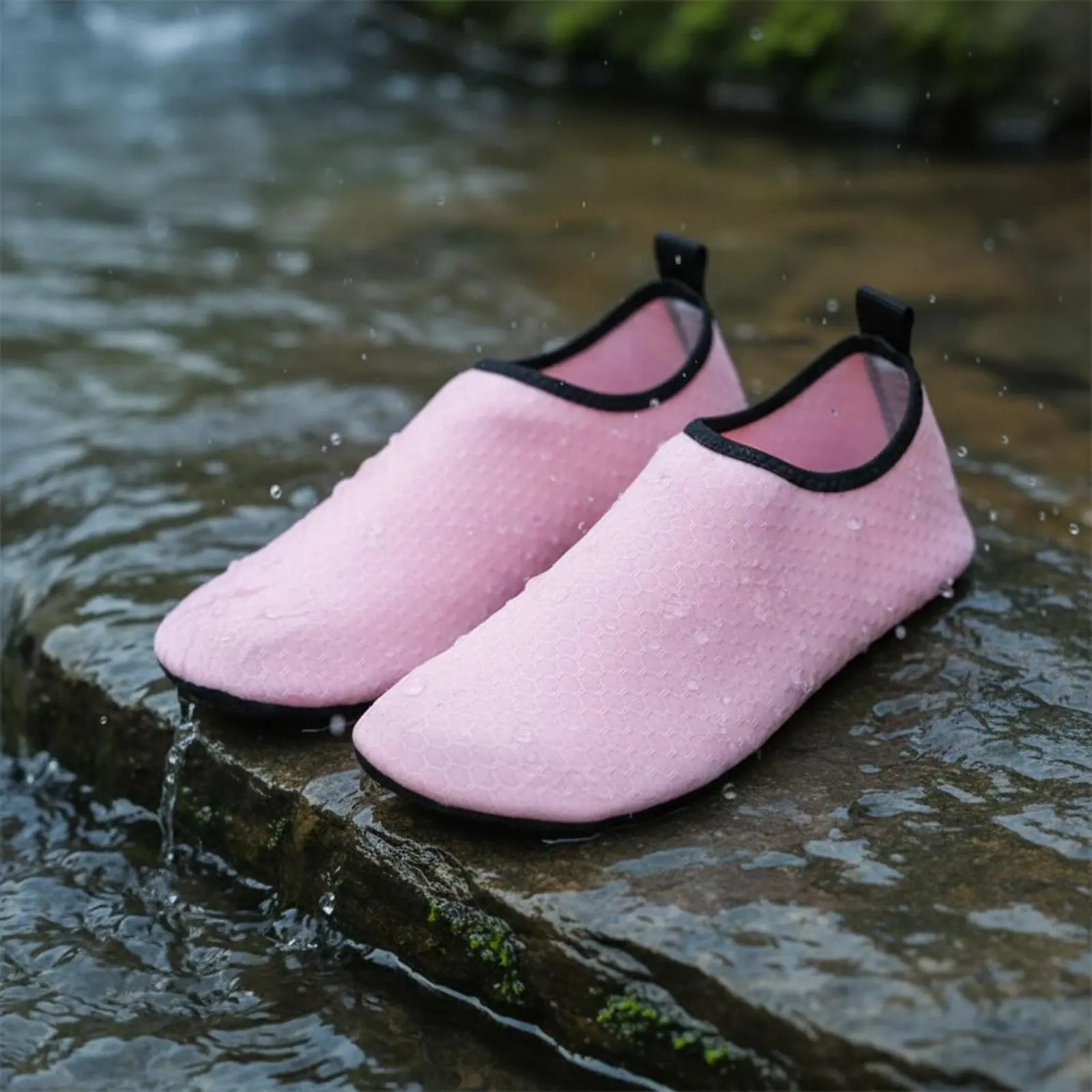 

Quick-Dry Aquatic Shoes Shielded Sole Quick-Dry Beach Shoes Barefoot Water Socks Lightweight Pull-on Beach Socks for Women