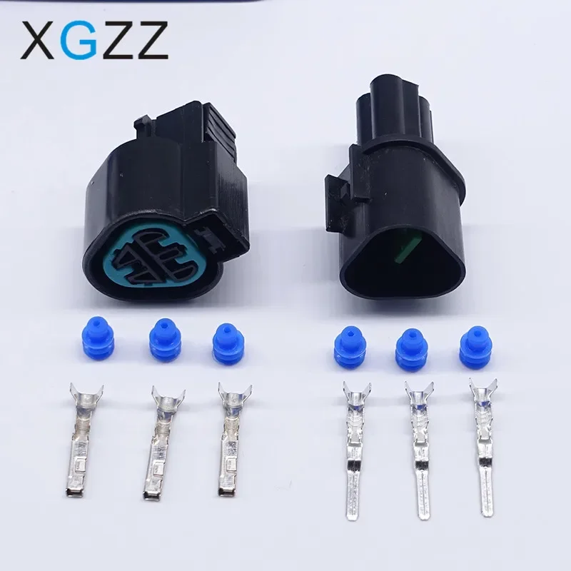 XG7039Y-2.2-11/21 KUM PB625-03027 Female 3 Pin Auto Connector Headlight Socket