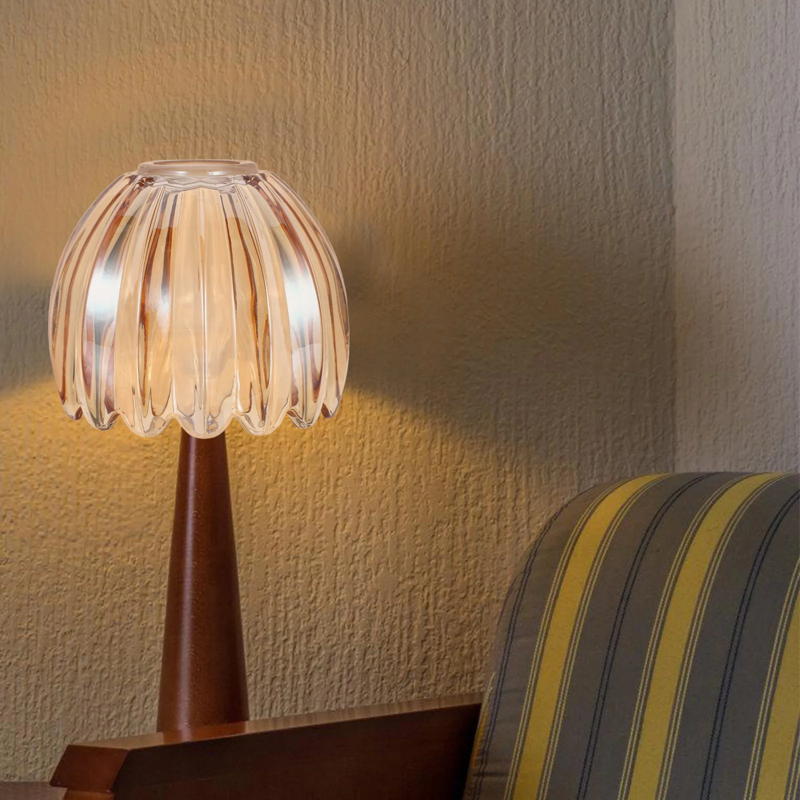 Sofisticado cubierta de pantalla de cristal ámbar soplado a mano para lámparas de mesa de pared de techo colgante iluminación versátil para el hogar