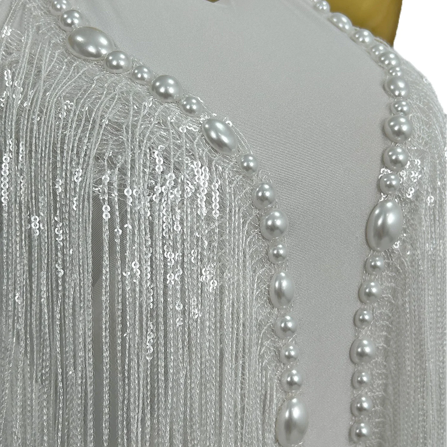 سباركلي المرأة الأبيض شرابة يوتار مثير اللؤلؤ الترتر هامش ارتداءها نادي أداء ارتداء مرحلة الحفلات أزياء رقص Shuye