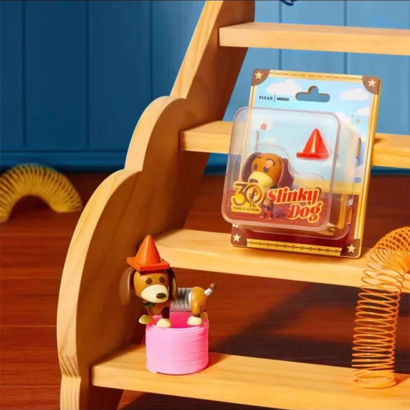 MINISO Toy Story Pixar Play مع سلسلة بطاقات معلقة غير محدودة صندوق أعمى أنيمي الطنانة الخفيفة مغناطيس الثلاجة هدايا العيد