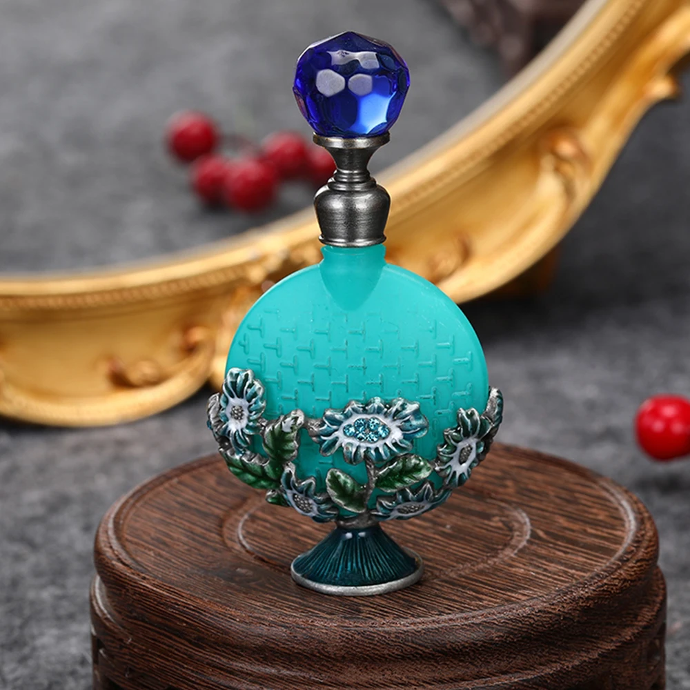 1pc Peacock Blue Vintage Perfume Bottle Gem Metal Embossed Flower Decor Sapphire Shape Cap Essential Oil Container Home Ornament