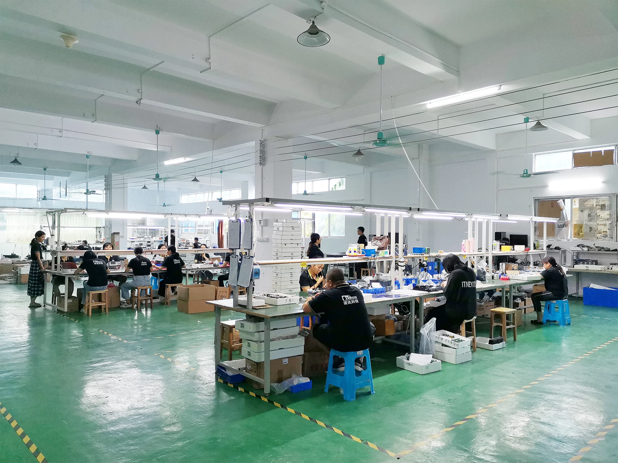 Digitaler Prozessor 4-In 8-Out Musikgeräte PA-Soundsystem Audioprozessor Bühne Indoor Outdoor Performance