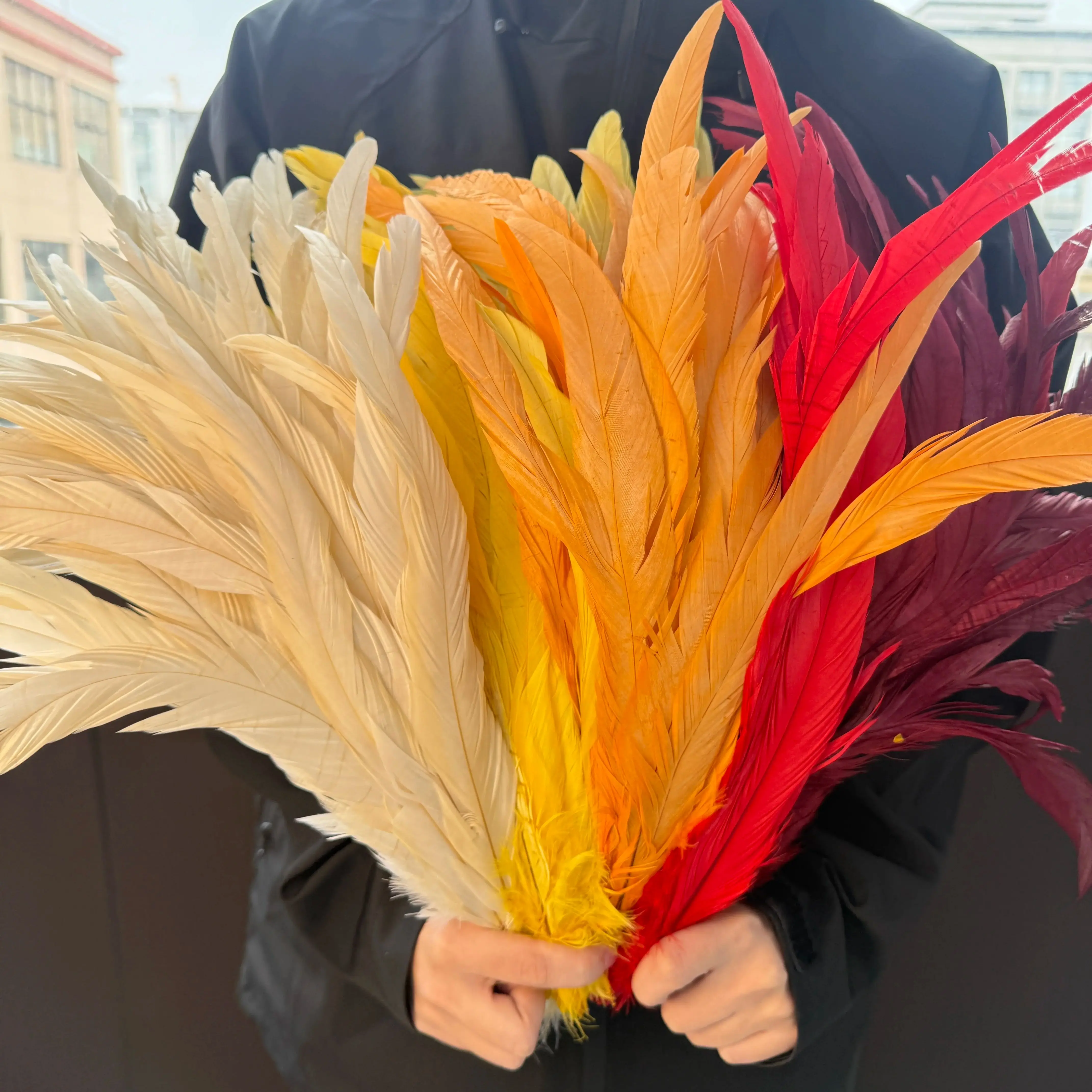 

Wholesale 100pcs Natural Rooster Tail Feathers 35-40cm Plumes DIY Cock Clothing Accessories Party Carnival Headwear Decoration