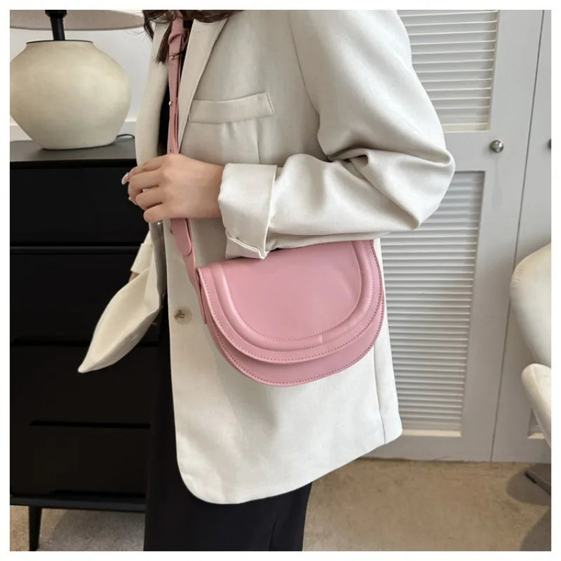 High End Handbag Women\'s Crossbody Bag Winter New Saddle Luxury Brand Shoulder Bag Belt Wholesale Niche Design Crossbody Bag