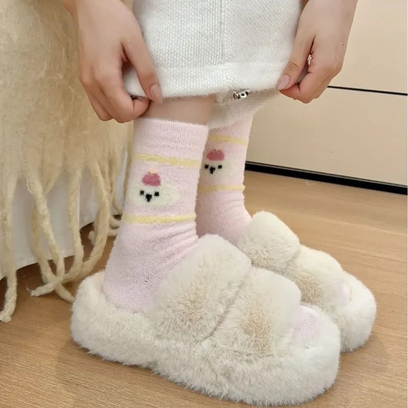 4 Pary Puszystych Skarpetek Dziewczęcych Śliczne Skarpetki do Spania Damskie Grube Skarpetki do Połowy Łydki z Polaru Zestaw Jesień Zima Ciepłe Przytulne Domowe Modne Grube Skarpetki