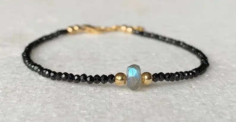 Dainty labradorite bracelet / Gold labradorite bracelet / Labradorite jewellery / Gift for her