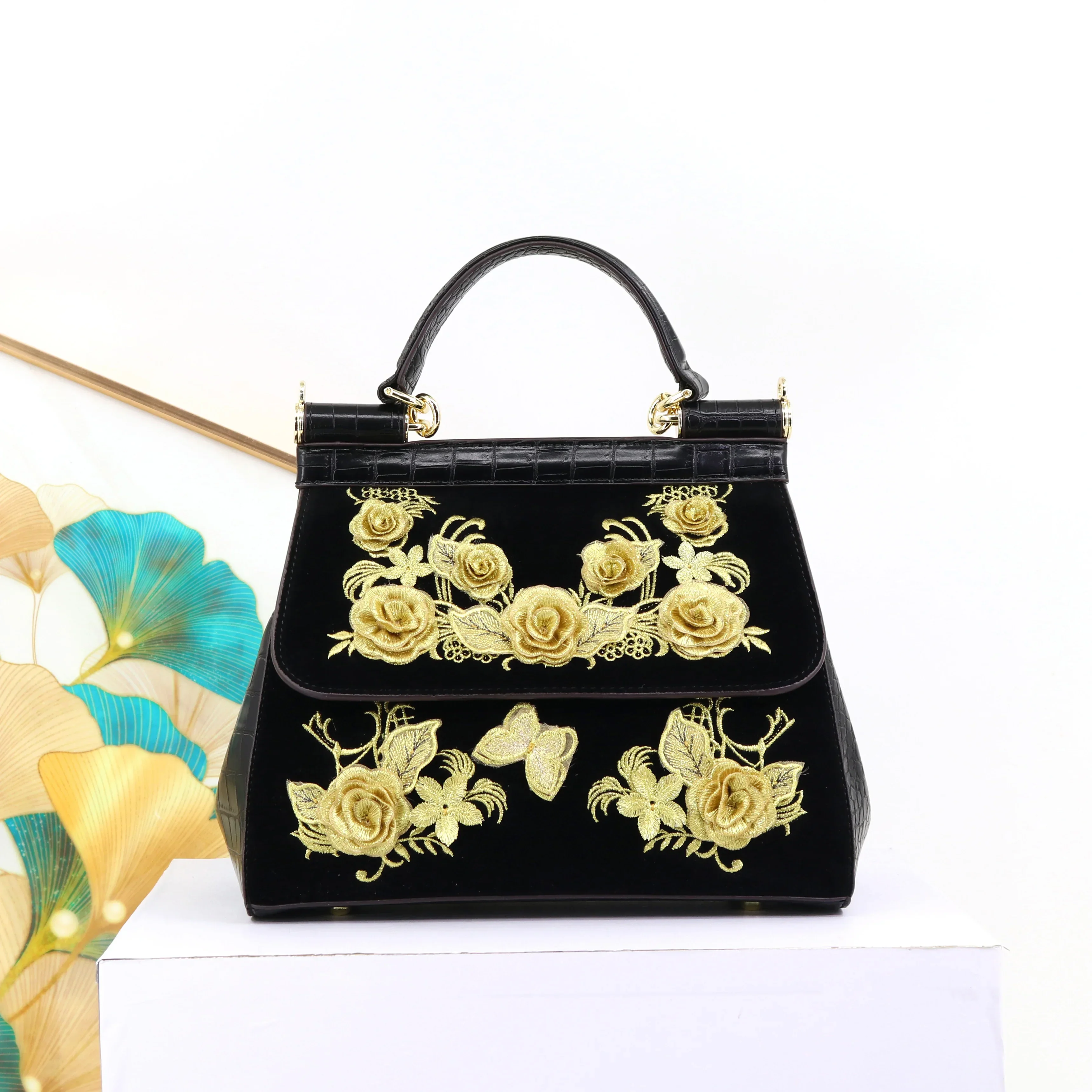 

Fashion Women's Bag With Gold Thread Embroidery Three Dimensional Flowers Handbag for Ladies Quality Designer Ladies Bag Luxury