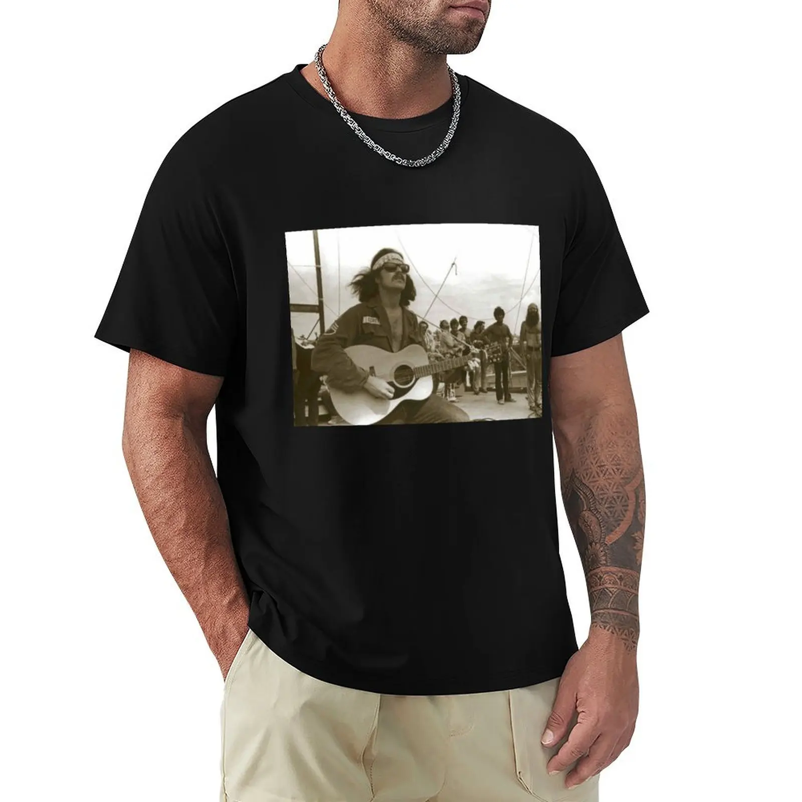 

1969 Country Joe and the Fish Performing at Woodstock T-Shirt Work Wear Short Sleeve T-Shirt