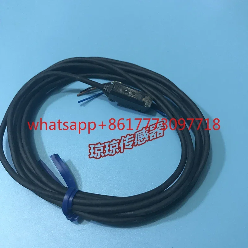 

E3T-SL21 SL22 SL24 SL21R SL22R reflective photoelectric switch sensor