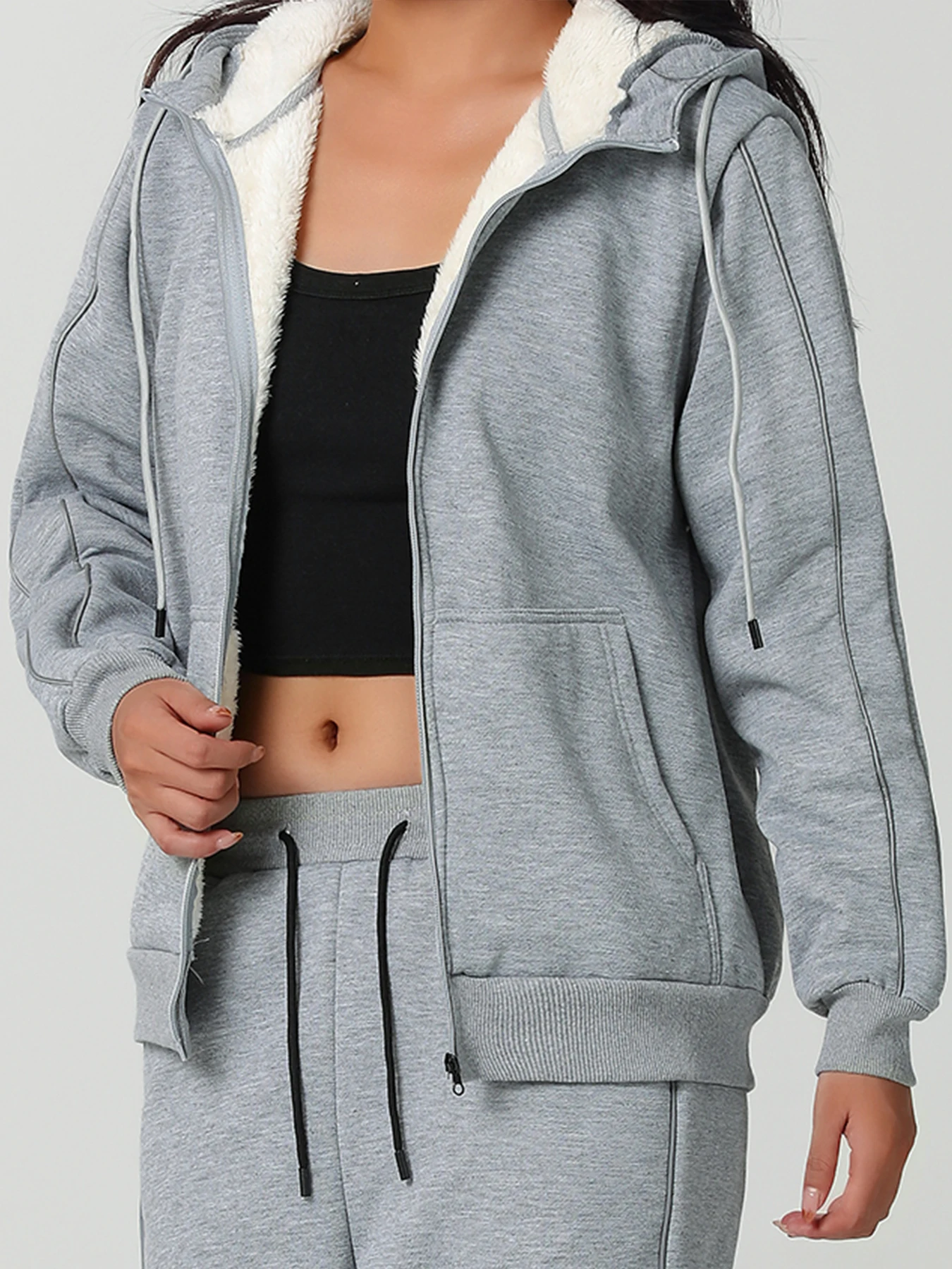 

Женская осенне-зимняя куртка, флисовая подкладка и утолщенная для тепла, свободный повседневный женский топ, полиэфирная ткань, молния спереди, большие боковые карманы, повседневная верхняя куртка, однотонная куртка с капюшоном, женская флисовая куртка и 