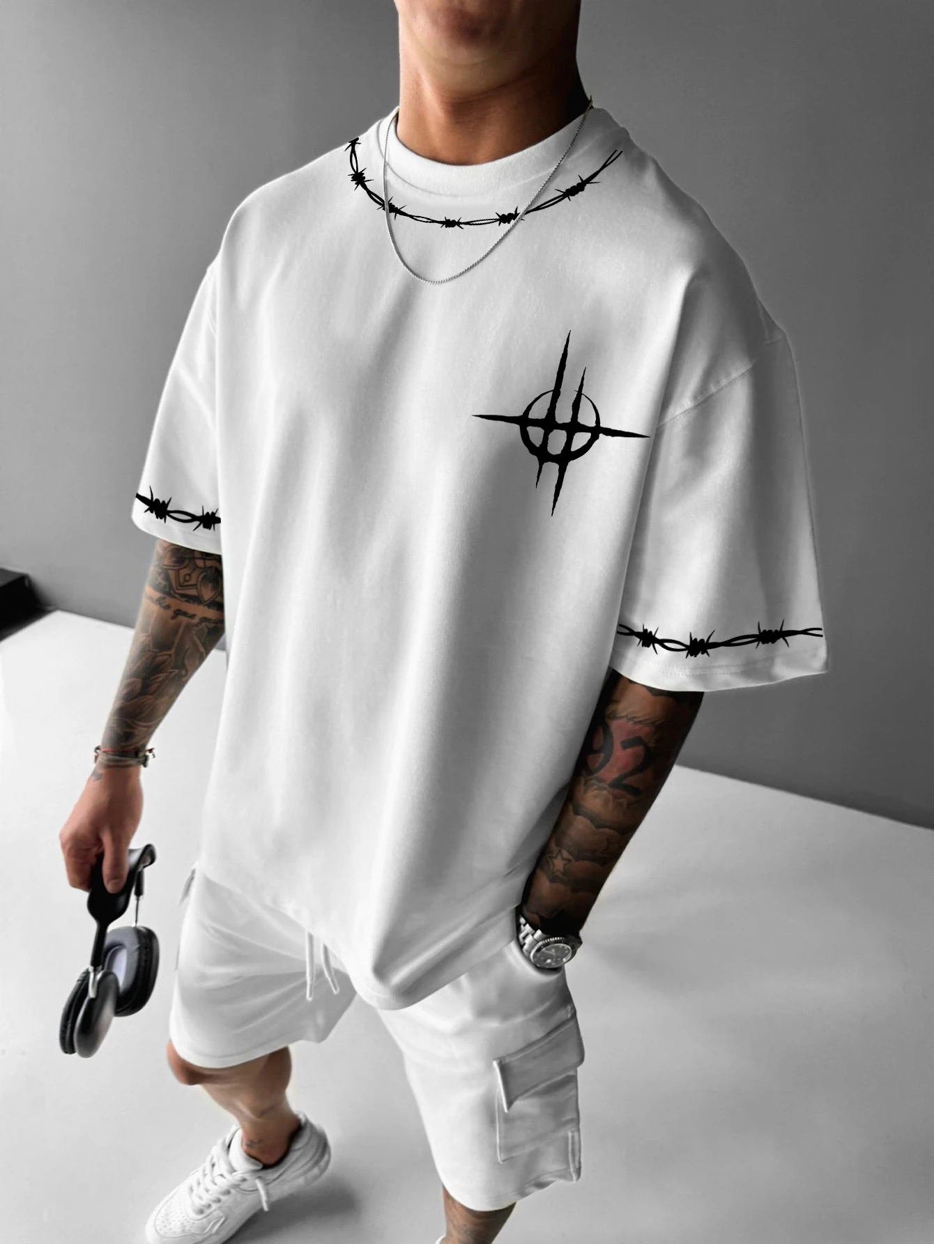 Men's Oversized Gothic Barbed Wire & Symbol Print T-shirt Hip Hop Streetwear Loose Crew Neck Casual Summer Tee