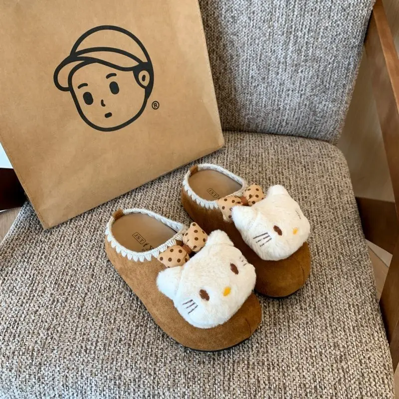 Simpatiche pantofole in cotone con puntale Hello Kitty, pantofole con suola spessa con personaggi dei cartoni animati, scarpe calde creative kawaii, regali per le vacanze
