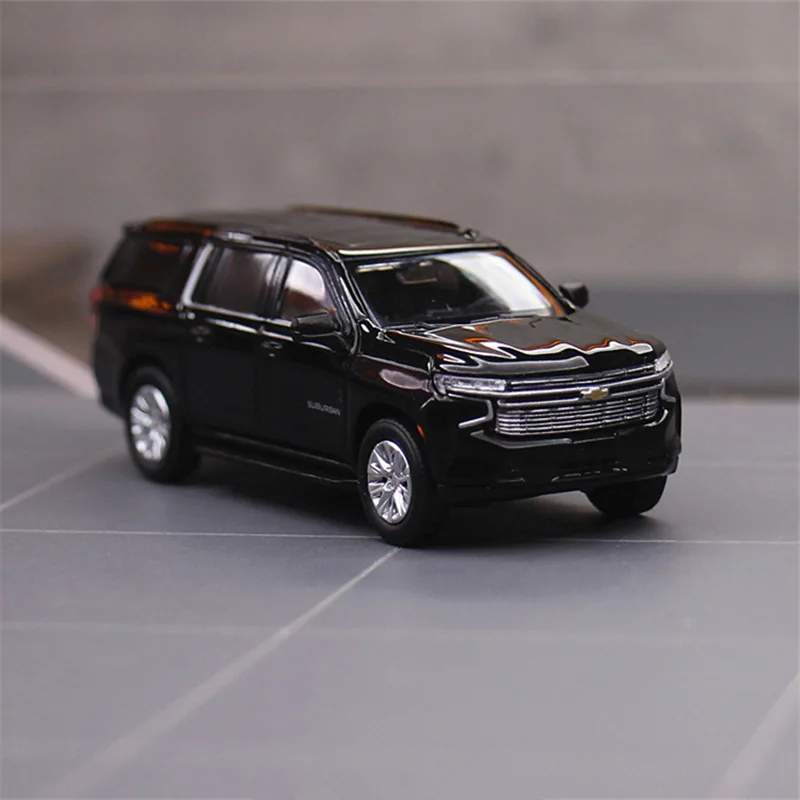 1/64 Suburban SUV Alloy Car Model Diecast Metal Off-road Vehicles Car Model Simulation Miniature Scale Collection Childrens Gift