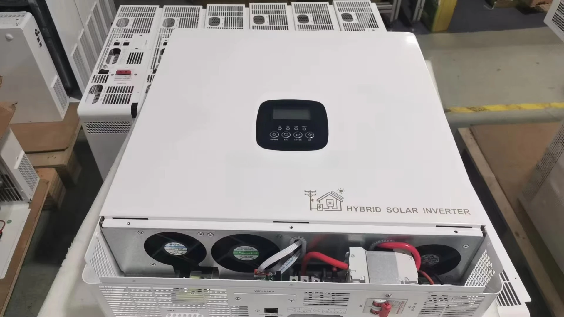 3Kva MPPT 25-55V Hybrid Solar Inverter Sacolar Inverex Lithium-ion Battery IP65 Protection Dual Three Phase Output for Solar