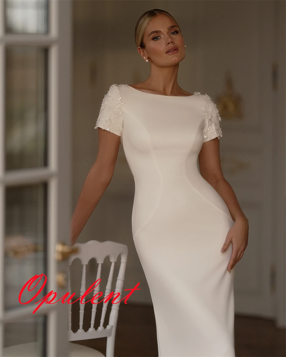 

Customized White Satin Wedding Dress Elegant Scoop Short Sleeves Sequined Bridal Gowns Chapel Train Zipper Back Mermaid Dress