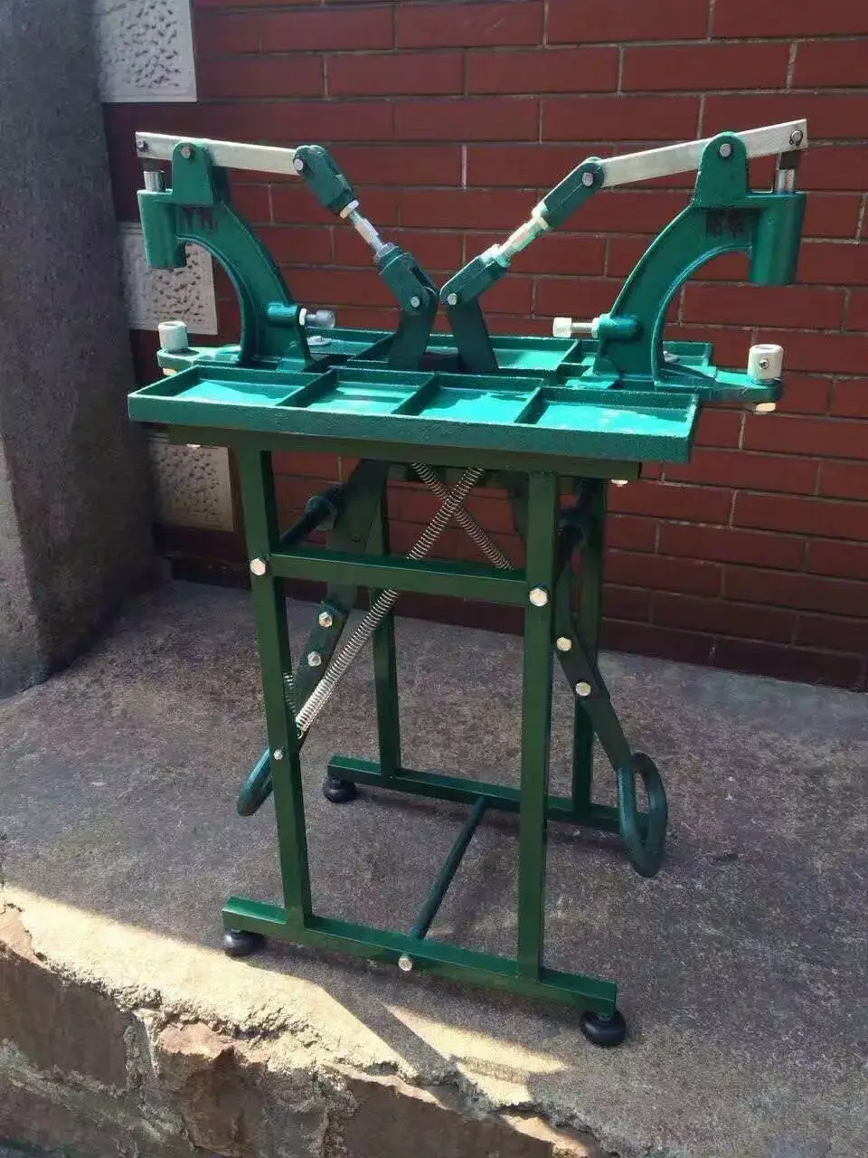 Four in one rivet chicken eye gas eye tool, Yanghua double foot stepping machine, foot pedal machine, button punching machine,