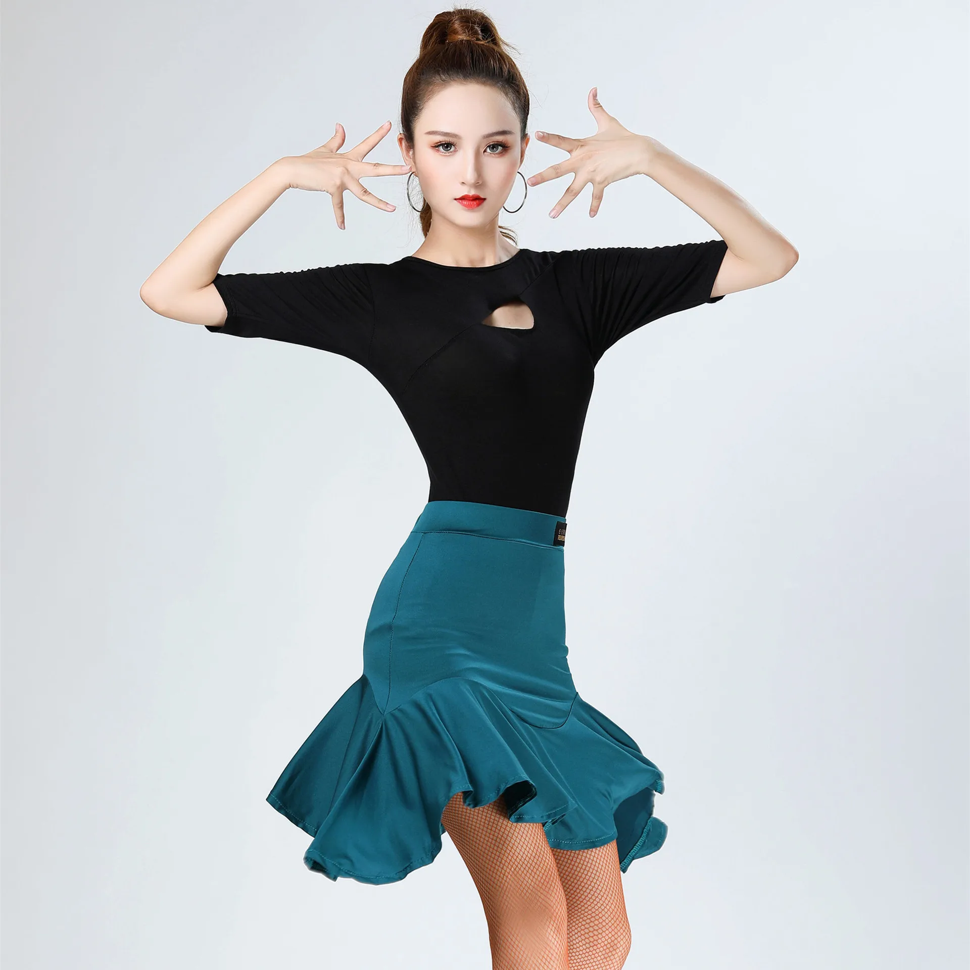 Latin dance skirt, female adult half skirt, new dance performance, ruffled skirt, professional dance training suit Lower garment