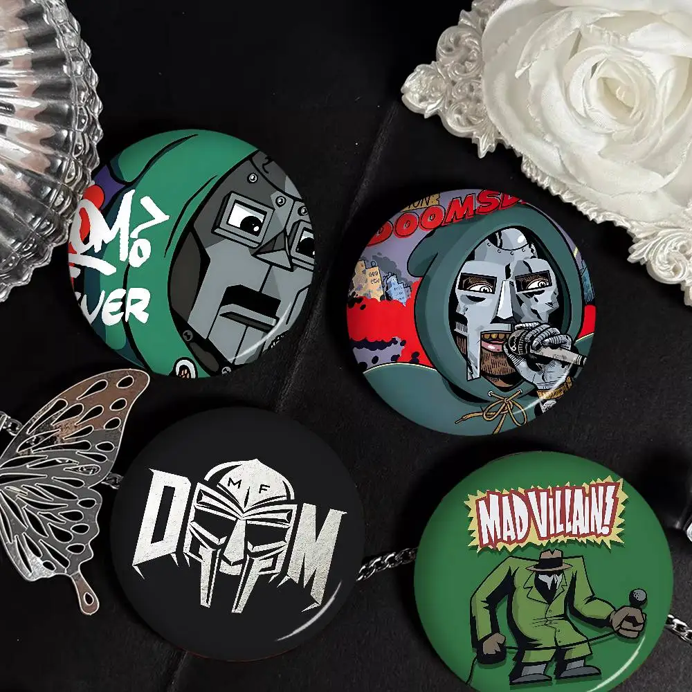 M-MF D-DoomS Creative Pins Funny Faces Round Snap-in Brooch Badge Backpack Hat Accessories Jewelry Gifts