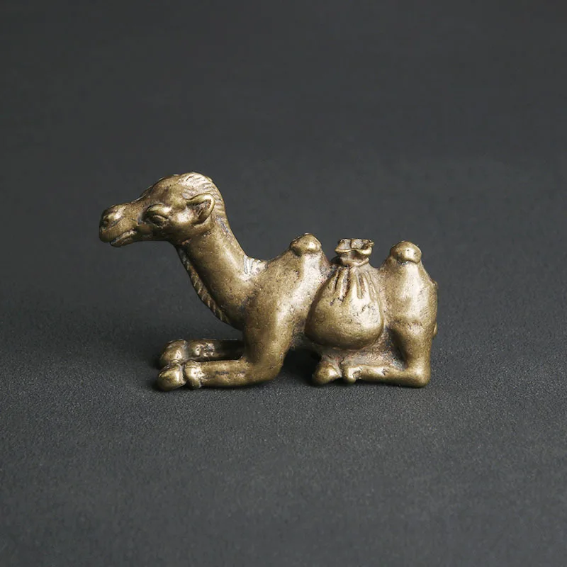 Brass camel desktop ornaments, study paperweights, pens, shelves, play, tea, pets, ornaments, copper carving craft gifts