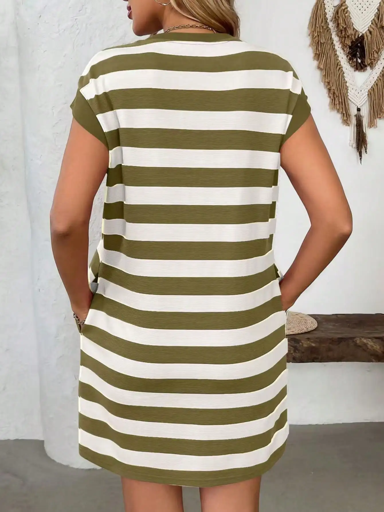 Women's Casual Summer plus Size Shift Dress Horizontal Stripe Crew Neck Cap Sleeve Loose Mini Dress with Side Pockets