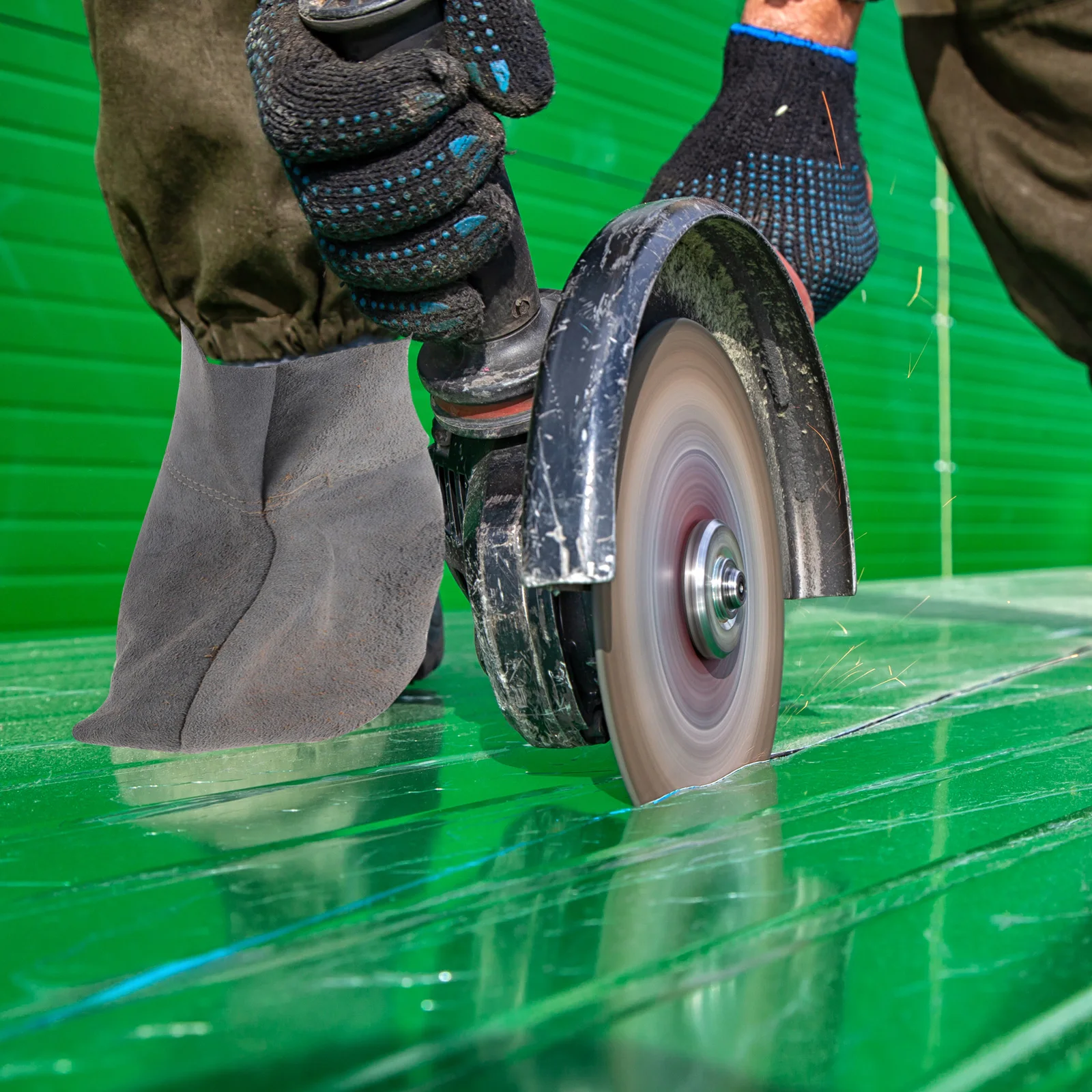 

1Pair Welding Boot Cover Heat Insulation Breathable Lightweight Welder Shoe Protector Boot Cover for Men Welder Shoe Protector