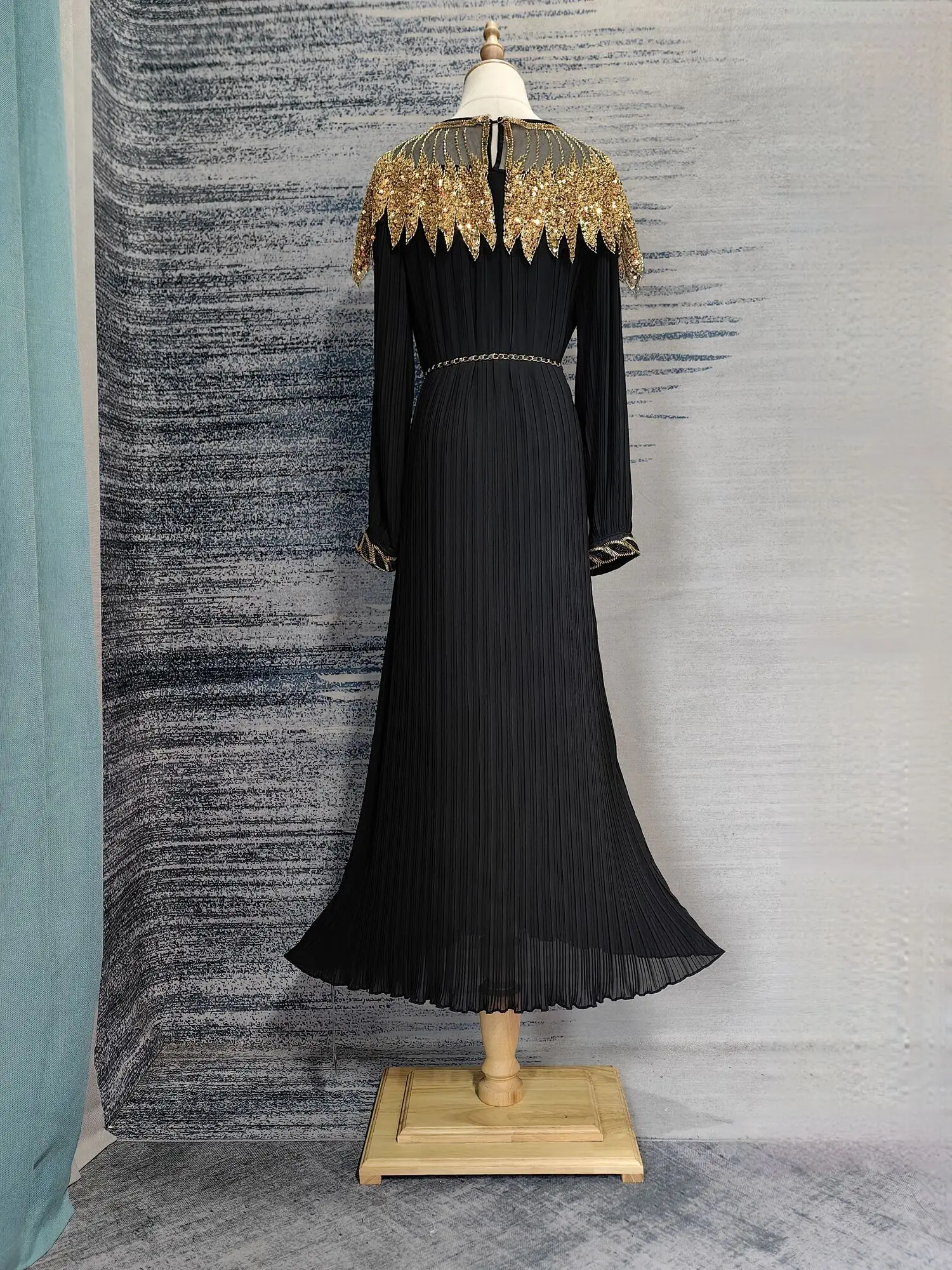 Autumn Muslim Style Golden Beaded Diamonds Pleated Prom Evening Dress Women Loose Big Size Long Sleeve A Line Party Dresses