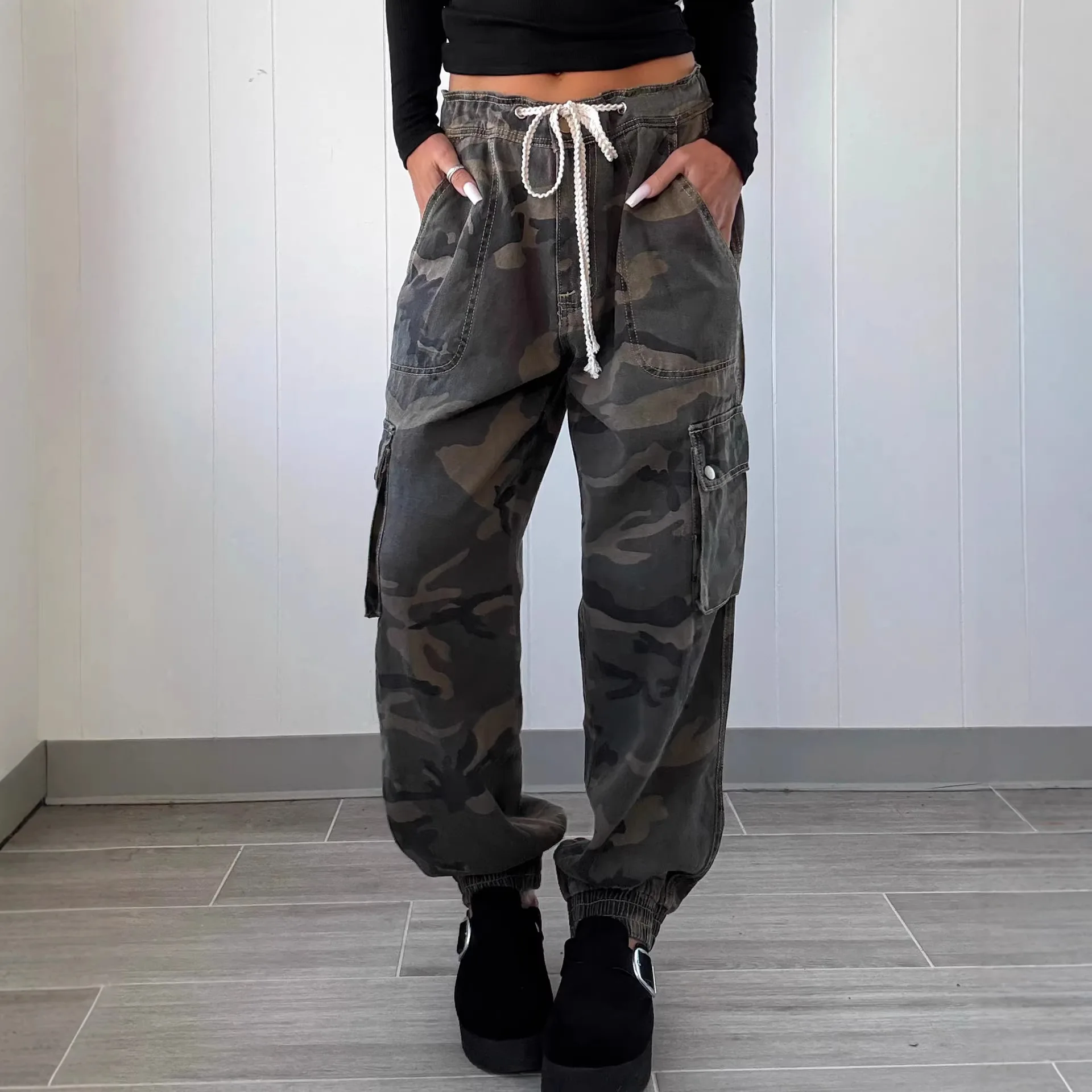 

2026 New Women Fashion Casual Retro Loose Camo Cargo Drawstring Cuff Multi Pocket Long Pants Womens Outfit Slim Fit