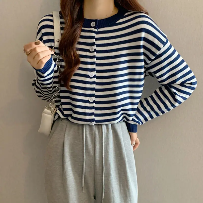 ربيع الخريف 2025 سترة فضفاضة طويلة Sve مستديرة Ne محبوكة مفتوحة سترة عادية متعددة الاستخدامات اللون بلو سترة Sli