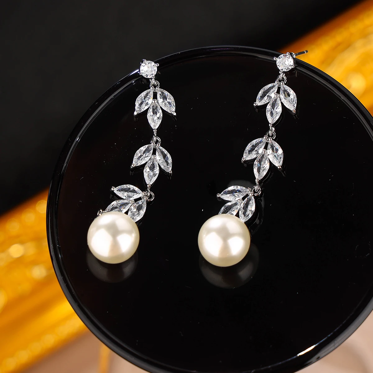 Elegant Rhinestone Drape Pearl Earrings Cubic Zirconia Pendant Earrings For Wedding Prom Party