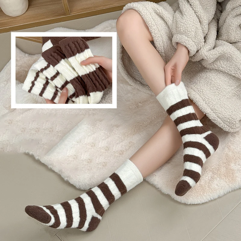 

5 Pairs Ladies' Socks Pack Korean Striped Harajuku Casual Versatile Comfortable Winter Thicked Warm Plush Floor Socks For Girl