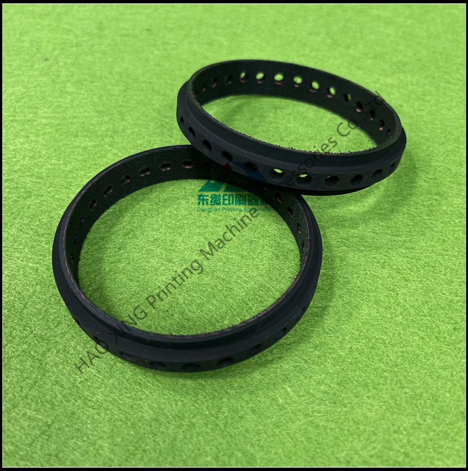 

1 Piece Suction Tape Belt 210x14 mm 26/52/35 Holes for Komori Printing Machine Spare Parts GFH8310950 / ZPO8300101 Belt