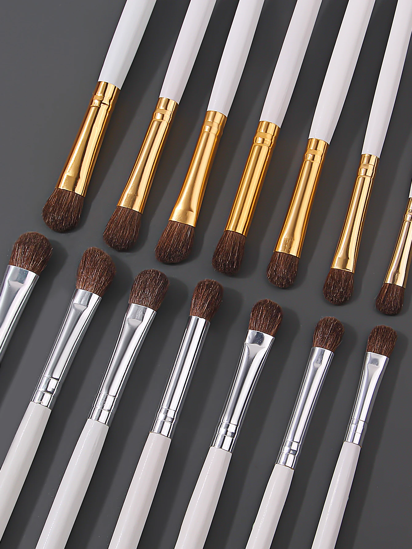 14PCS zorgvuldig geselecteerde oogschaduwborstels, vlekker, wenkbrauwborstels, oogmake-upborstels en schoonheidstools met houten handvat