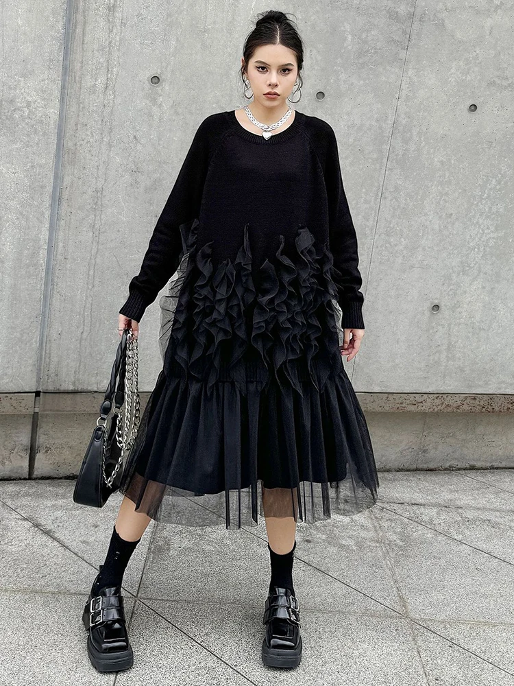 [EAM] Women Black Irregular Mesh Sweater Big Size Dress New Round Neck Long Sleeve Fashion Tide Spring Autumn 2024 1DH7828