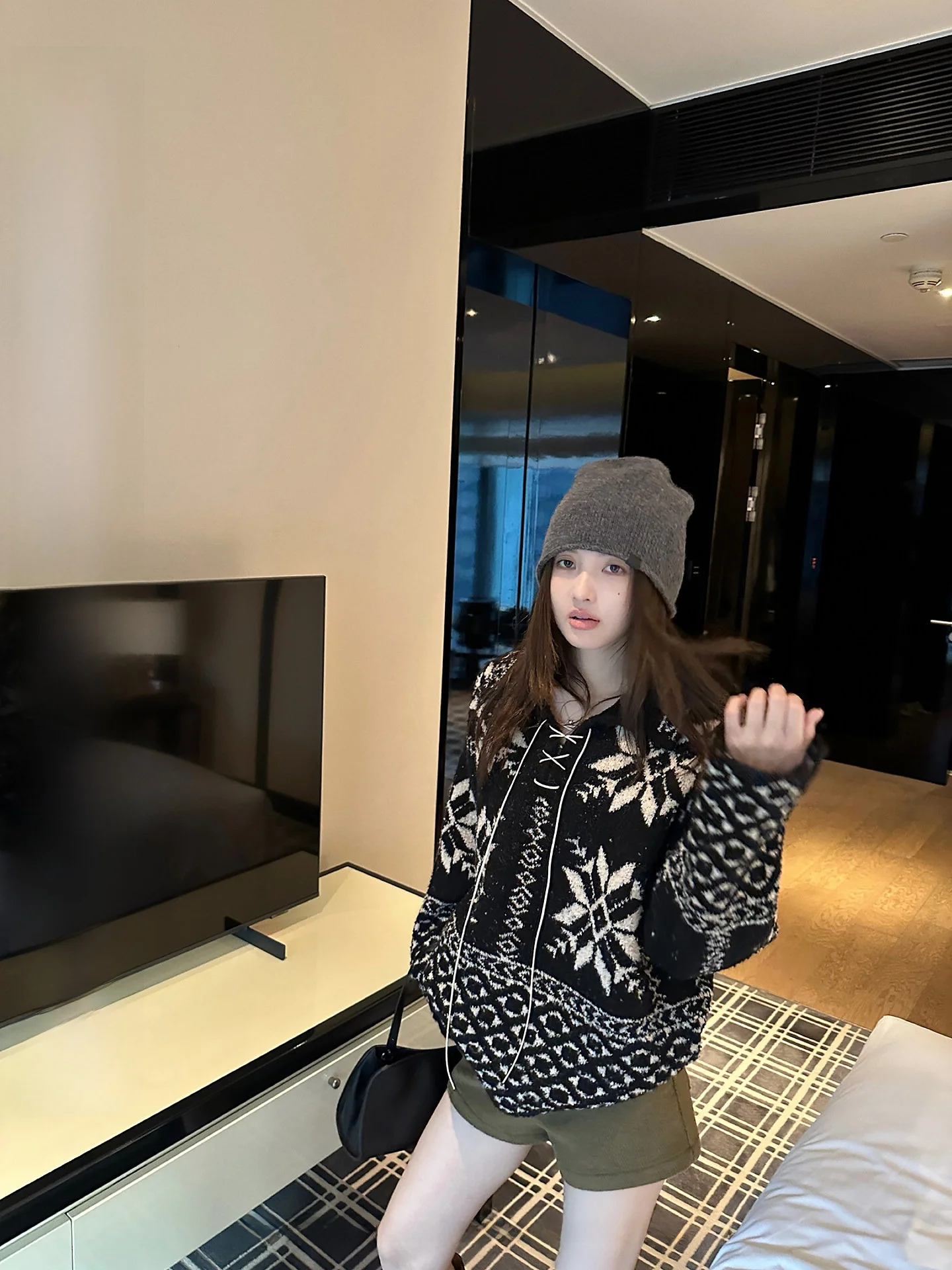 

Loose Women's Knitted Sweater Neck Design Winter Casual Style Black Thread Embroidery Comfortable Long Sleeve Top