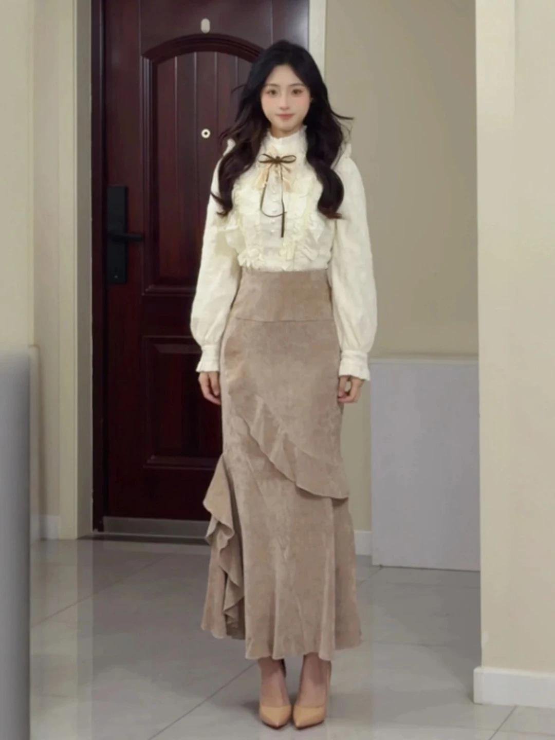 

Комплект Ele Gentle Wind: топ и юбка-рыбка, весна 2026, комфортный, с длинным рукавом, круглым вырезом, из смесового хлопка, модный.