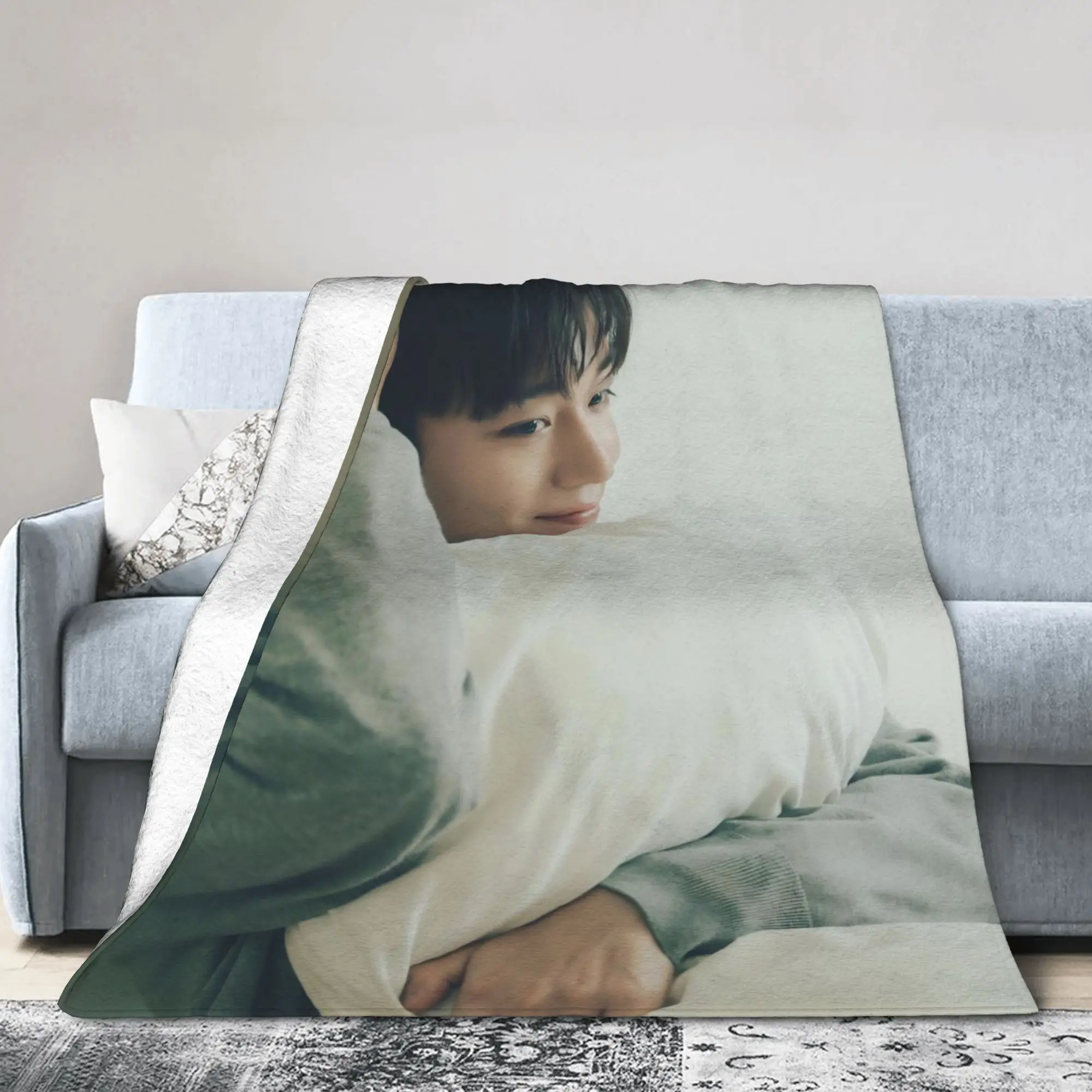 Korean P-Park Ji-hoons    Singer Blanket Fleece Super Soft Throw Blanket for Car Sofa Couch Bedspread