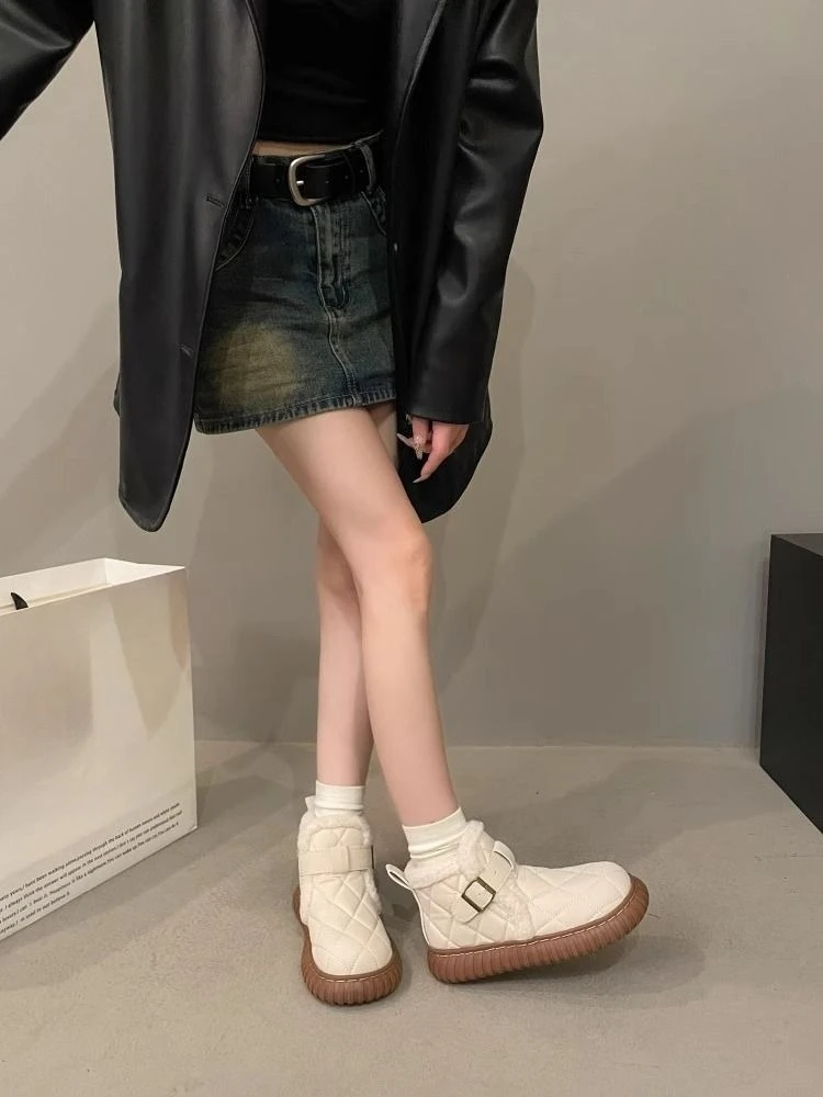 

Cotton Lightweight Women's Snow Boots Furry Soft Footwear Large Size Warm High Quality Y2k Work Goth Boot New Rock Ladies Shoes