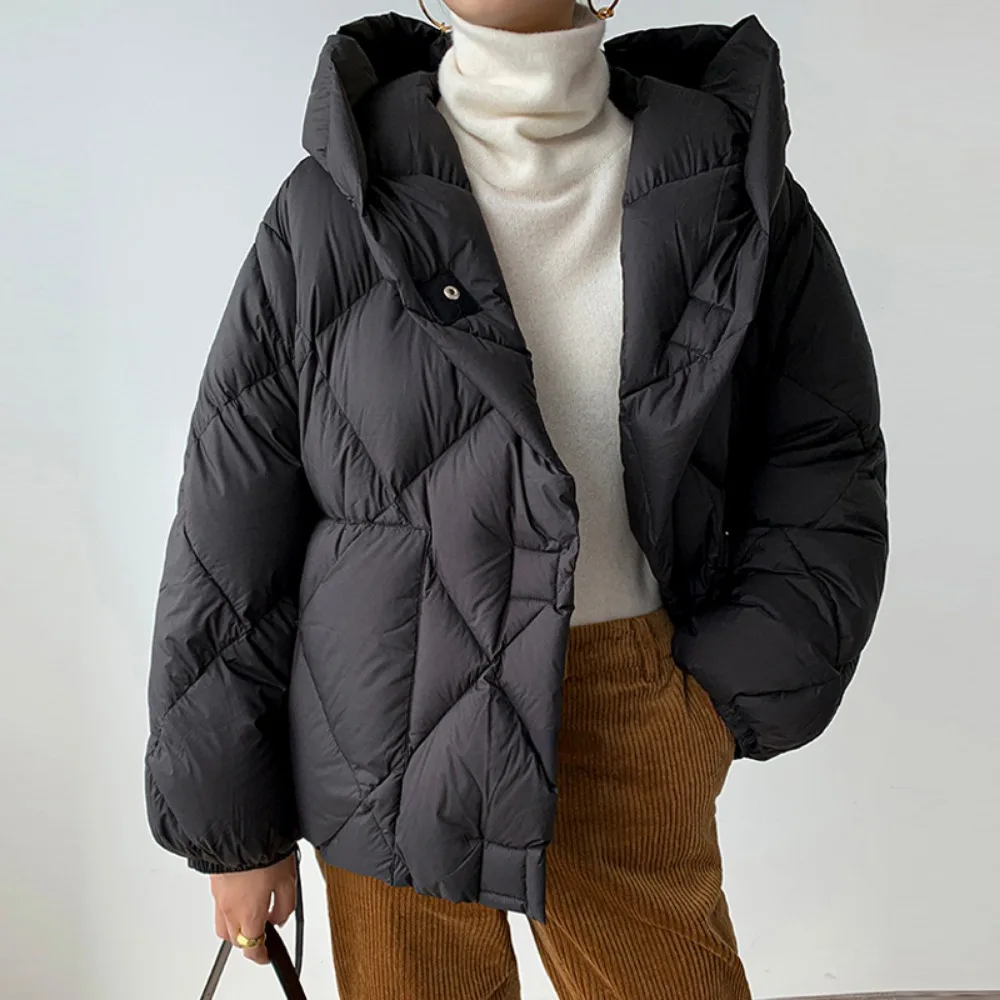 2024 Winter New Fashion 90% White Duck Down Short Jacket Women Thick Warm Loose Cocoon Type Hooded Diamond Puffer Coat Outwear