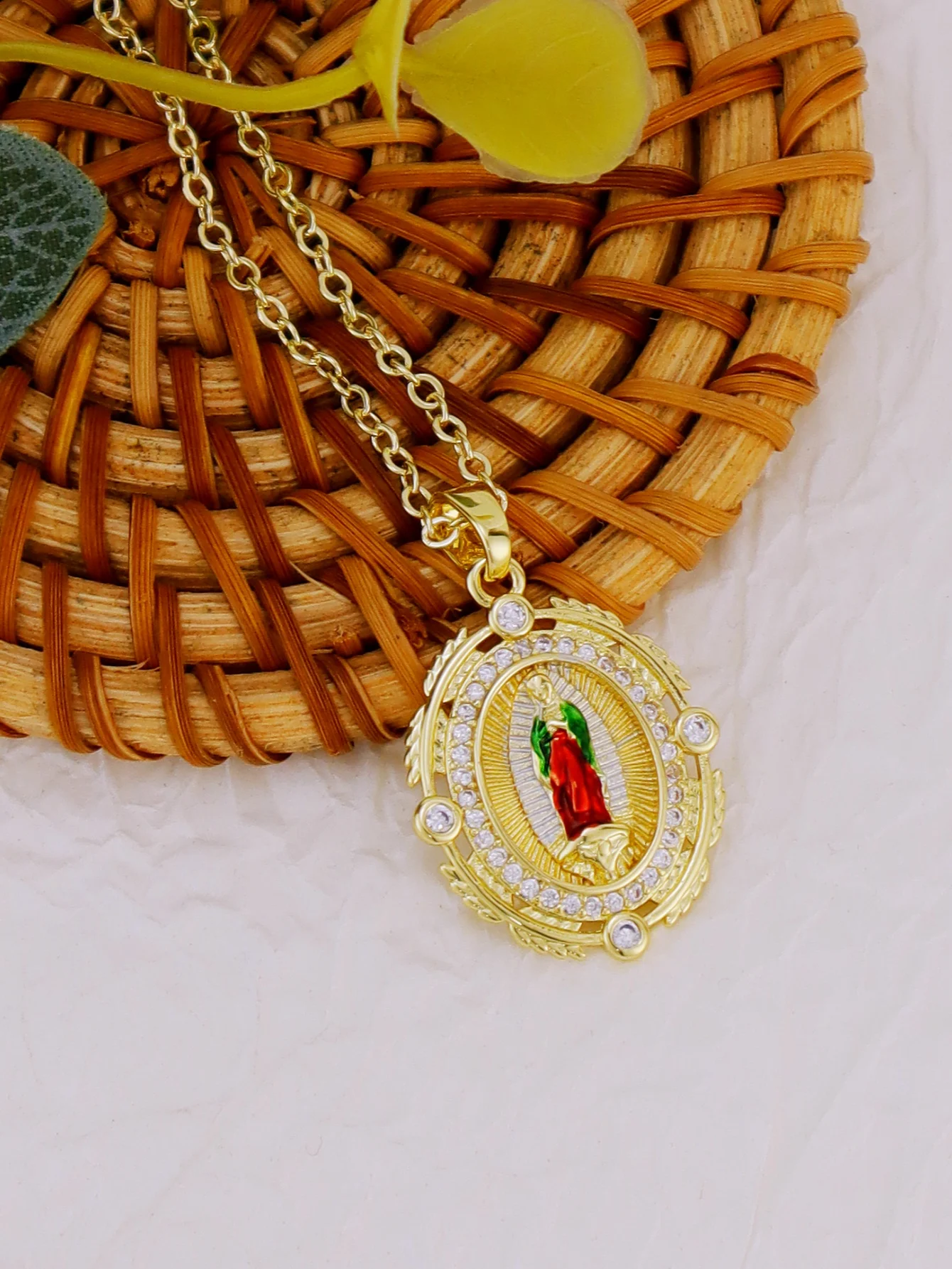 1 Piece Copper Inlaid Zircon Plated 14K Gold Virgin Mary Mother Pendant Women\'s Necklace