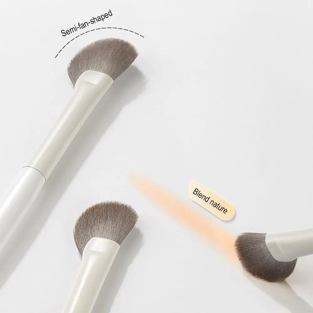 Pennello per ombretto per naso a forma di ventaglio Pennello per trucco per contorno viso Strumento di bellezza per ombra laterale super morbido per peli di animali ad alta lucentezza per le donne