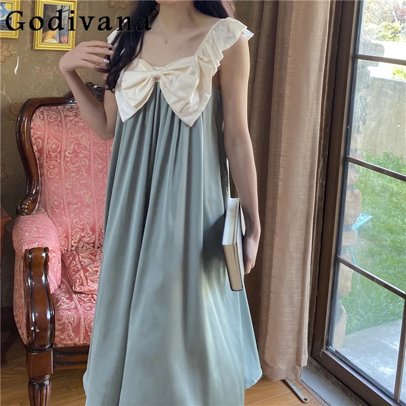 

Retro sweet big bow 2025 summer new green suspender nightdress women's Korean temperament satin sexy princess style pajamas