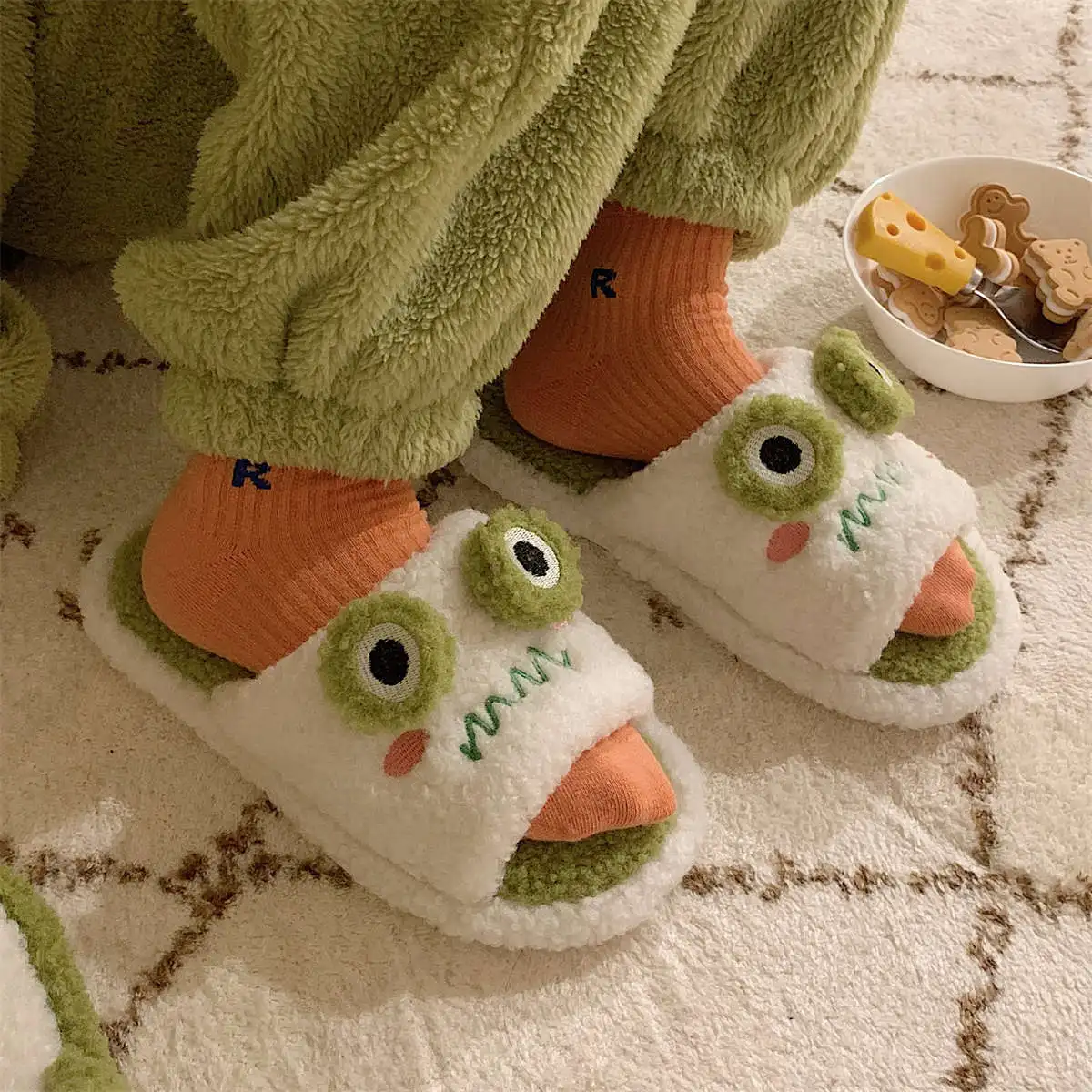 Women Faux Fur Slippers Cute Cartoon Frog Home Slipper Women Men Winter Warm Shoes Soft Plush Lovers Indoor House Floor Slides