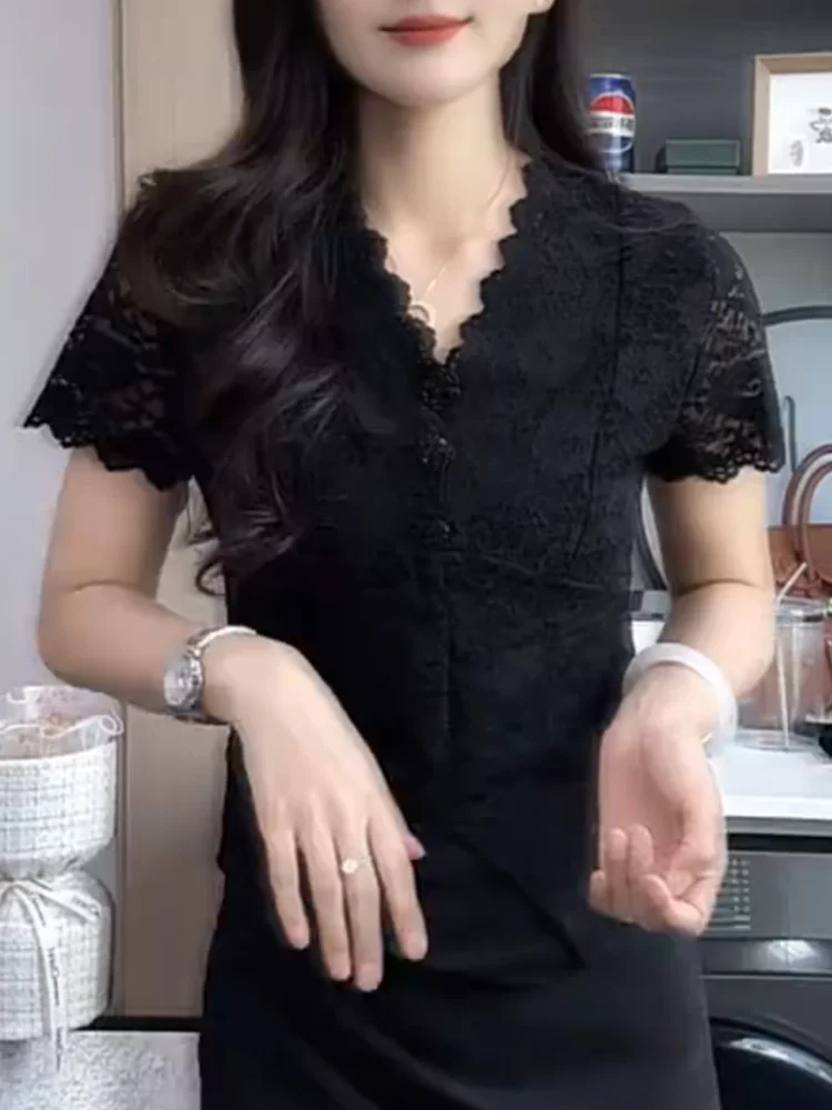 

Новая летняя универсальная корейская версия модной офисной одежды: кружевной топ с V-образным вырезом и коротким рукавом больших размеров, стройнящий силуэт