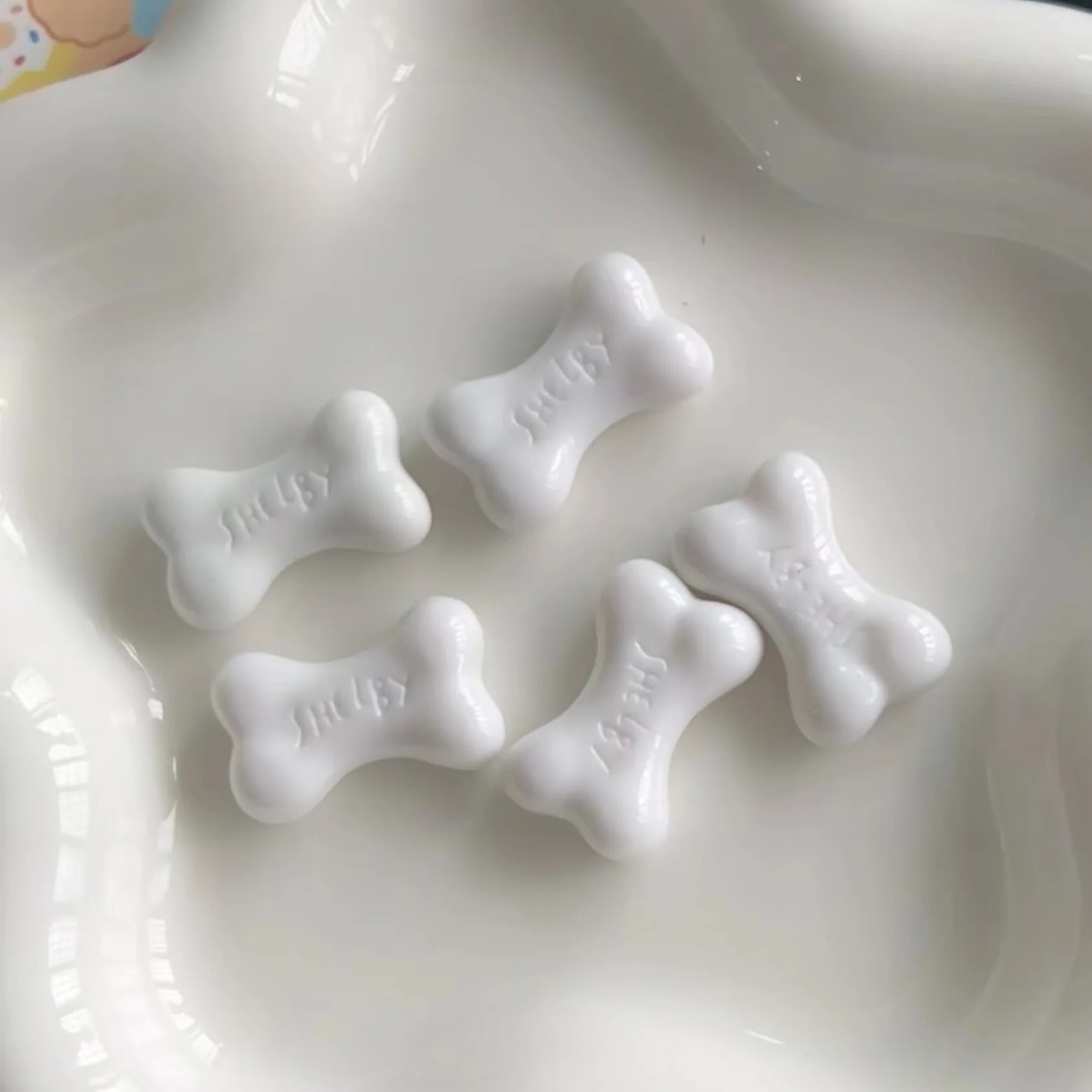 5pcs White small bone accessories DIY creative funny hairpin headgear accessories spot wholesale mobile phone case material mini