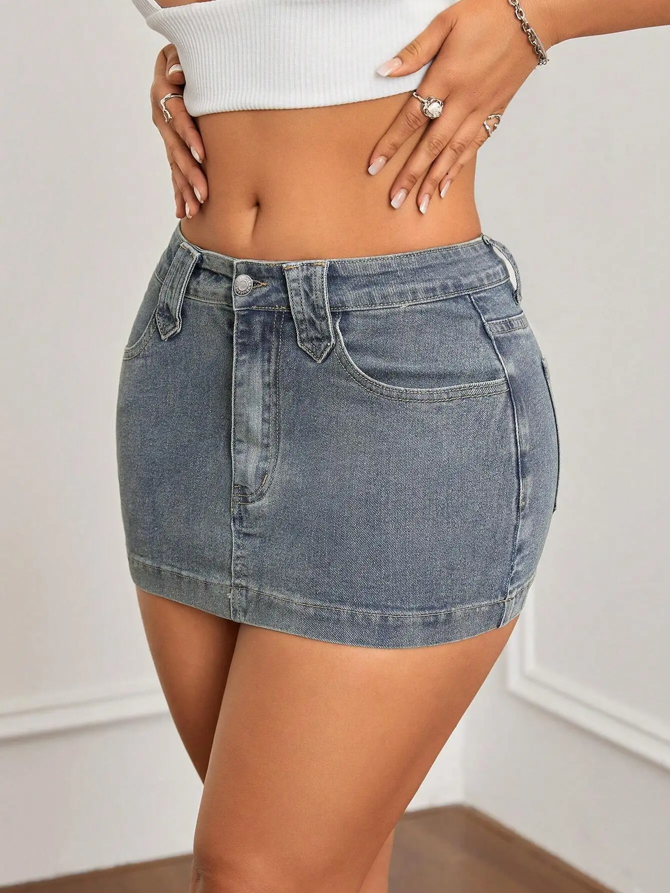 Washed Slim-Fit Mini Denim Skirt with Distressed Hem