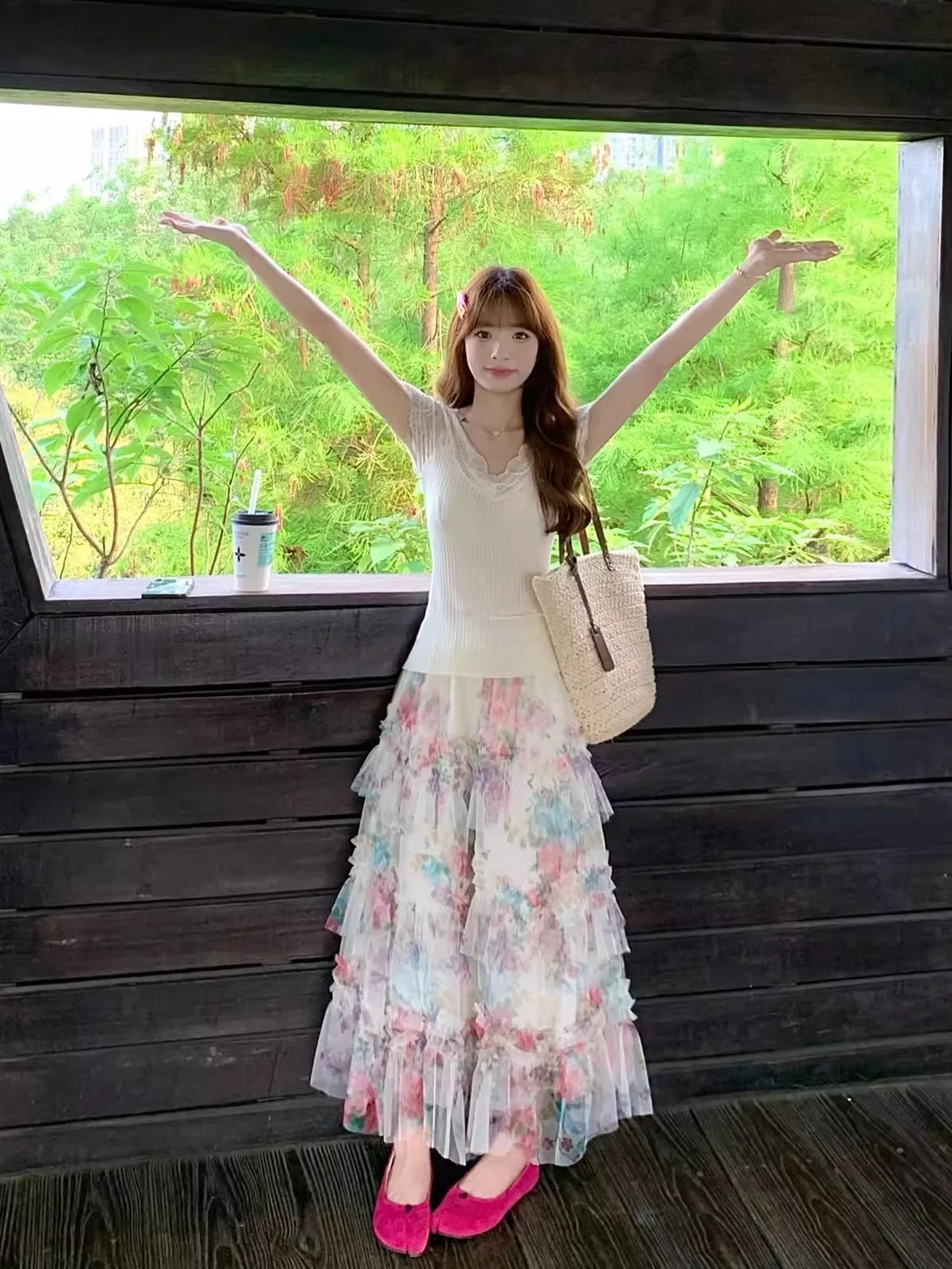 

Unique Lace Splice Short Sleeve T-Shirt And Half Skirt Set Women's Korean Drama Main Role Summer Beautiful Floral Print Outfit