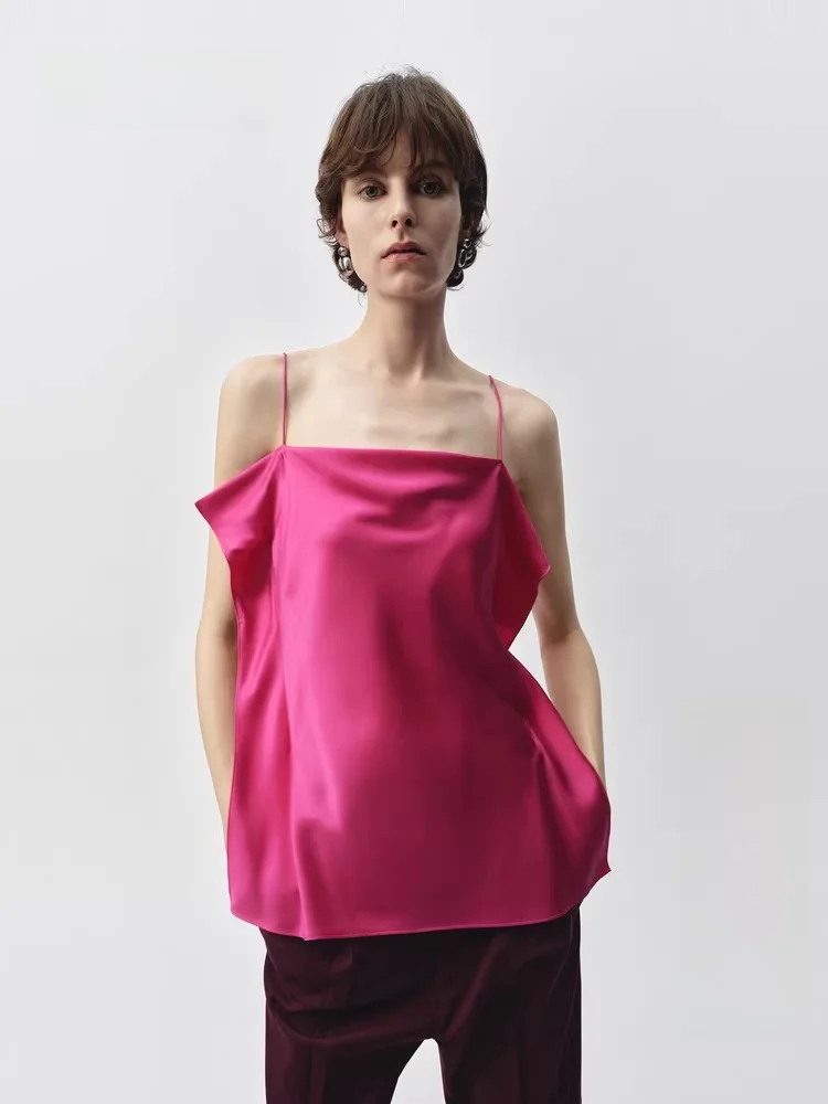 

Элитная серия Wardrobe Edition 2025: Новая шелковая майка на бретелях EBEVET003, универсальная, 100% шелк, стандартный крой, одинарная.