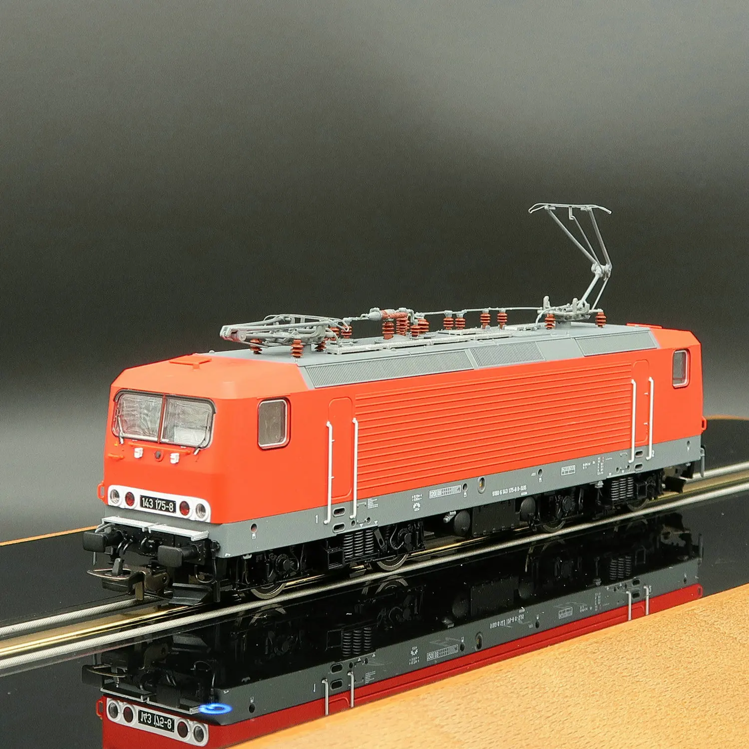 HO Type 1/87 Train Model PIKO 51728 BR143 Electric Locomotive Digital Sound Effect (DCC) German SLRS Sixth Generation Rail Car