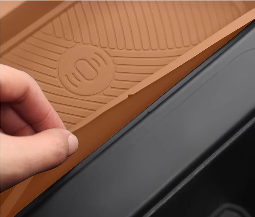 For Land Rover Defender 110/90 modified central control wireless water cup holder silicone non-slip 22-24 storage pad